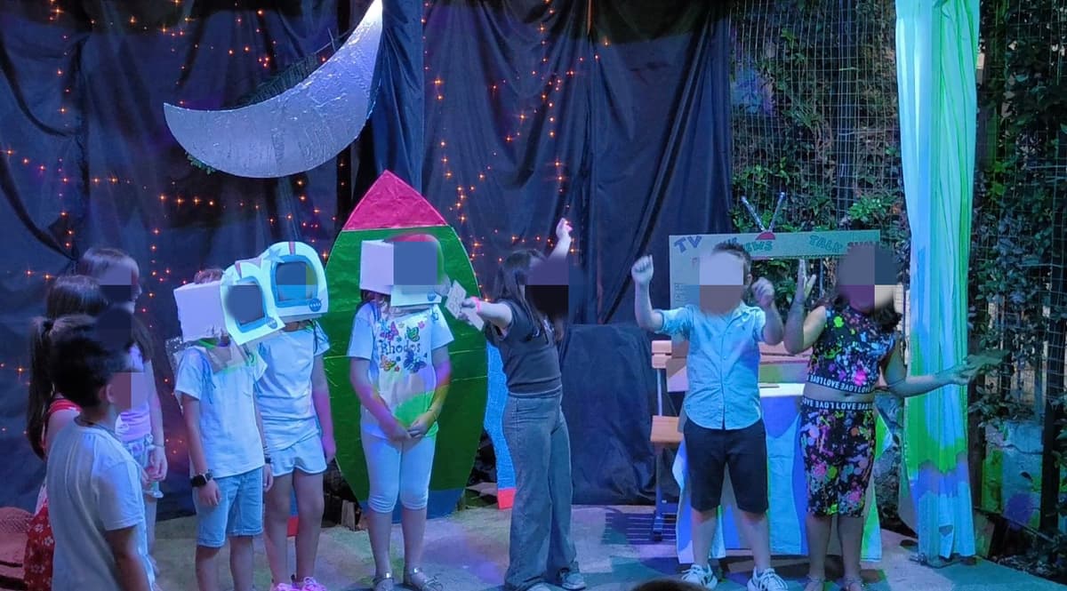 Θεατρικό A Junior 2024-2025 — “Summer holidays in Brighton”